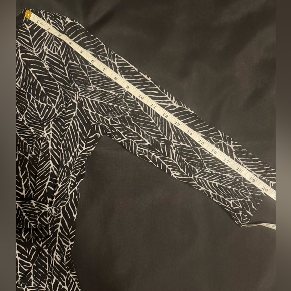 Coldwater Creek women’s size medium top. - Picture 7 of 10